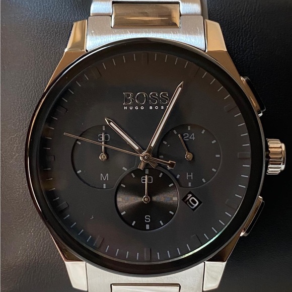 Hugo Boss Men’s Peak Chronograph Watch
Case Size: 44mm
MSRP: $598 - Picture 1 of 10